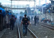 BNN DAN POLRI BONGKAR SARANG NARKOBA DI KAMPUNG BAHARI, BERHASIL UNGKAP 89 KG SABU DAN 7 PUCUK SENJATA API