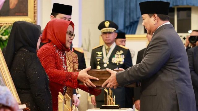 Presiden Prabowo Subianto Di Hari Pahlawan Resmi Anugerahi 10 Tokoh Bangsa, Gelar Pahlawan Republik Indonesia 