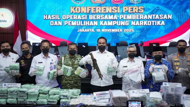OPERASI BERSAMA PEMBERANTASAN DAN PEMULIHAN KAMPUNG NARKOBA SINERGI BNN-POLRI-TNI-PEMERINTAH DAERAH DALAM SPIRIT “WAR ON DRUGS FOR HUMANITY”