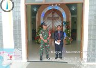 Babinsa Koramil 11/Girsang Sipangan Bolon Laksanakan Pengamanan Ibadah Minggu di Gereja HKBP Parapat