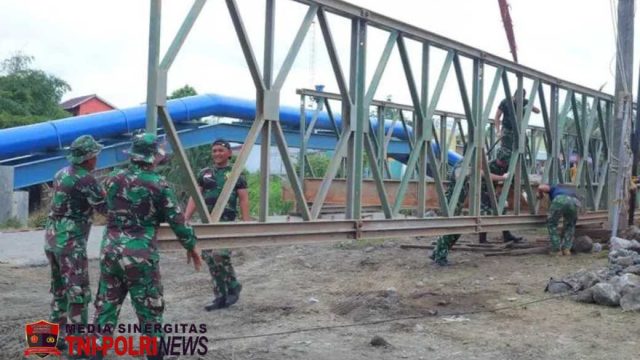 Yonzipur 11/DW bersama Dinas PU, Membangun Jembatan Penghubung Super Compact 200 tipe 1-1 di Deli Serdang