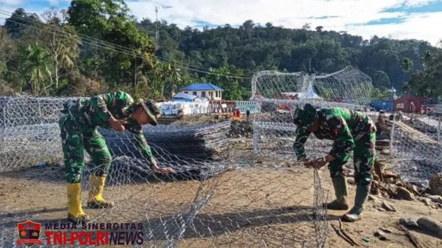 Pulihkan Akses Transportasi, Bahu Membahu Membangun Jembatan Bailey di Desa Garoga Tapanuli Selatan