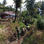Babinsa Koramil 08/Sungai Geringging Bantu Warga Perbaiki Saluran Air Pasca Bencana Babinsa Koramil 08/Sungai Geringging Bantu Warga Perbaiki Saluran Air Pasca Bencana