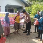 Jumat Berkah Polsek Tanah Jawa: Kapolsek Kompol Asmon Bufitra Serahkan Sembako kepada Warga Kurang Mampu Jumat Berkah Polsek Tanah Jawa: Kapolsek Kompol Asmon Bufitra Serahkan Sembako kepada Warga Kurang Mampu