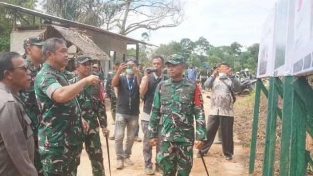 Kasad Tinjau Pembangunan Jembatan Armco di Hutanabolon, Tapanuli Tengah