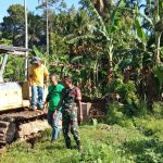 Babinsa Koramil 09/Batang Anai Berperan Aktif Mengawasi Pengolahan Lahan Untuk Pembangunan Hunian Sementara (Huntara) Di Wilayah Binaan. Babinsa Koramil 09/Batang Anai Berperan Aktif Mengawasi Pengolahan Lahan Untuk Pembangunan Hunian Sementara (Huntara) Di Wilayah Binaan.
