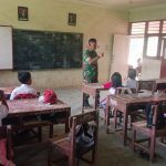Awali Tahun 2026, Babinsa Beri Wawasan Kebangsaan dan Motivasi Belajar kepada Siswa SD