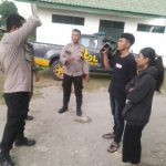 Telpon 110, Polsek Bangun Langsung Meluncur! Diduga Dibegal di Jalan, Pelapor Selamat Berlindung di Koramil Telpon 110, Polsek Bangun Langsung Meluncur! Diduga Dibegal di Jalan, Pelapor Selamat Berlindung di Koramil