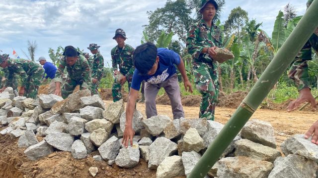 Semangat Tanpa Henti, Satgas TMMD ke-127 Kodim 0207/Simalungun Genjot Pembangunan Jalan di Nagori Bahapal