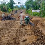 Meski Berpuasa, Satgas TMMD Ke-127 Kodim 0207/Simalungun Tetap Semangat Pasang Telford di Nagori Limag Meski Berpuasa, Satgas TMMD Ke-127 Kodim 0207/Simalungun Tetap Semangat Pasang Telford di Nagori Limag
