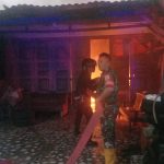 Tiga Rumah Warga Siantar Timur Hangus Dilalap Api, Babinsa Sigap Bantu Pemadaman Tiga Rumah Warga Siantar Timur Hangus Dilalap Api, Babinsa Sigap Bantu Pemadaman