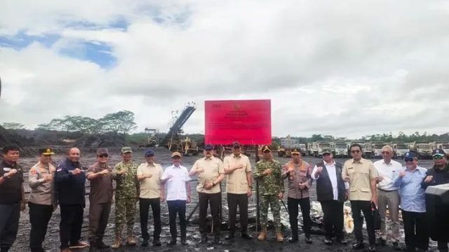 Panglima TNI Dampingi Menhan RI Tinjau Penertiban Lahan Tambang di Kalteng