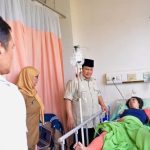 Presiden Prabowo Jenguk Korban Tabrakan KA di RSUD Bekasi.