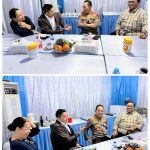 Hangat dan Dialogis: Usai dari Bogor, Seskab Teddy Temui Perwakilan Federasi Buruh di Monas. Hangat dan Dialogis: Usai dari Bogor, Seskab Teddy Temui Perwakilan Federasi Buruh di Monas.