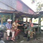 Demi Menjalin Hubungan Baik, Babinsa Koramil 01/Pariaman Melaksanakan Komsos Dengan Warga Binaan Demi Menjalin Hubungan Baik, Babinsa Koramil 01/Pariaman Melaksanakan Komsos Dengan Warga Binaan