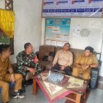 Babinsa Serbelawan Dengarkan Keluh Warga, Dorong Solusi Air Bersih di Bah Sulung. Babinsa Serbelawan Dengarkan Keluh Warga, Dorong Solusi Air Bersih di Bah Sulung.