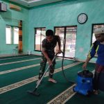 Babinsa Siantar Selatan dan Marbot Kompak Bersihkan Masjid, Wujud Nyata Kepedulian untuk Umat. Babinsa Siantar Selatan dan Marbot Kompak Bersihkan Masjid, Wujud Nyata Kepedulian untuk Umat.