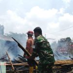 Babinsa Sigap Bersama Damkar dan Warga Padamkan Kebakaran Rumah di Jorlang Hataran Babinsa Sigap Bersama Damkar dan Warga Padamkan Kebakaran Rumah di Jorlang Hataran