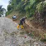 Babinsa Koramil 09/Tiga Balata Bersama Warga Gotong Royong, Ciptakan Lingkungan Bersih dan Cegah Banjir. Babinsa Koramil 09/Tiga Balata Bersama Warga Gotong Royong, Ciptakan Lingkungan Bersih dan Cegah Banjir.
