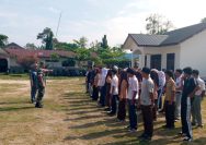 Tanamkan Disiplin dan Nasionalisme, Babinsa Latih Paskibra Gunung Malela untuk MTQ.