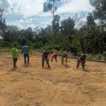 Jumat Berkah,Babinsa dan Warga Bah Sulung Gotong Royong Jaga Kebersihan Lingkungan. Jumat Berkah,Babinsa dan Warga Bah Sulung Gotong Royong Jaga Kebersihan Lingkungan.