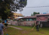 Babinsa dan Perangkat Kelurahan Serbalawan Jaga Kebersihan, Wujudkan Lingkungan Kerja Nyaman dan Sehat.