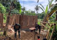 Membara ! Meski Terik Matahari Panas,Prajurit Satgas TMMD Ke-128  Tidak Pantang Menyerah dan Menyurutkan Semangat Pengabdian.