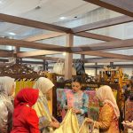 PERESMIAN “PERSIT BISA” DIMERIAHKAN KEHADIRAN IBU SELVI GIBRAN RAKABUMING DAN PENGRAJIN KAIN IBU HANAFIS. PERESMIAN “PERSIT BISA” DIMERIAHKAN KEHADIRAN IBU SELVI GIBRAN RAKABUMING DAN PENGRAJIN KAIN IBU HANAFIS.