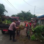 Kompak Bangun Kebersamaan, Babinsa dan Bhabinkamtibmas Gotong Royong Bersama Warga Nembos. Kompak Bangun Kebersamaan, Babinsa dan Bhabinkamtibmas Gotong Royong Bersama Warga Nembos.