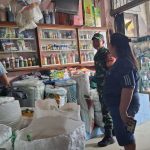 Babinsa Koramil 05/Serbelawan Jalin Komunikasi dengan Pedagang Pupuk, Dukung Kemajuan Pertanian di Simalungun