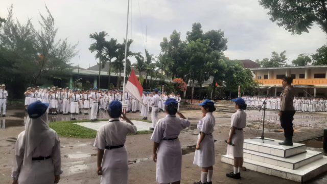 Polsek Medan Tuntungan Melaksanakan POLICE GO TO SCHOOL Di SMKS PENCAWAN Kelurahan Kemenangan Tani.