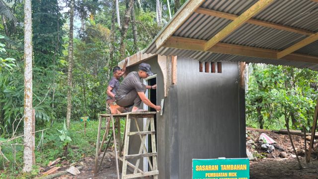 Satgas TMMD Ke 128 Percepat Pembangunan MCK Pos Pemuda Kampung Koto Nagari Batu Gadang .