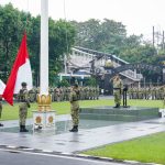 Kapoksahli Pangkostrad Pimpin Upacara Harkitnas ke-118 di Makostrad. Kapoksahli Pangkostrad Pimpin Upacara Harkitnas ke-118 di Makostrad.