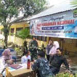 Babinsa Koramil 04/Siantar Barat Monitoring Pendaftaran Siswa Baru di SMP Negeri 2 Pematangsiantar.