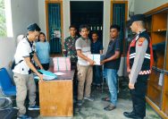 Babinsa Koramil 09/Batang Anai Monitor Kedatangan Surat Suara Pilwana Serentak di Nagari Sungai Buluh Barat.
