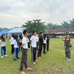 Semangat Merah Putih dari Sekolah, Babinsa Latih Paskibra SMA Negeri 1 Bosar Maligas.