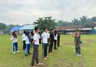 Semangat Merah Putih dari Sekolah, Babinsa Latih Paskibra SMA Negeri 1 Bosar Maligas.