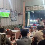 Kodim 0207/Simalungun dan Warga Nobar Piala Dunia 2026, Kebersamaan Menghangatkan Dini Hari.