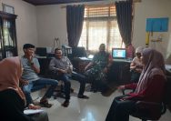 Sambangi Kantor Nagari, Babinsa Koramil 03/Sungai Sariak Komsos Dengan Perangkat Nagari
