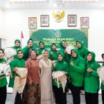 Persit KCK Cabang LXII Dim 0308/Padang Pariaman Gelar Pelatihan Sulam Peniti. Persit KCK Cabang LXII Dim 0308/Padang Pariaman Gelar Pelatihan Sulam Peniti.
