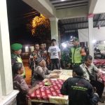 Danramil 02/Kutalimbaru Pimpin Patroli Pos Kamling Bersama LMP, Wujudkan Keamanan Malam Hari.