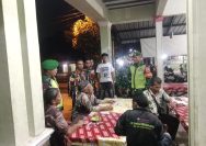 Danramil 02/Kutalimbaru Pimpin Patroli Pos Kamling Bersama LMP, Wujudkan Keamanan Malam Hari.
