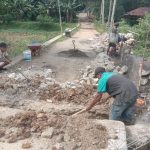 TNI dan Warga Bergandengan Tangan, Percepat Pembangunan Jembatan Beton PLTA Bah Bolon Demi Kelancaran Akses Masyarakat TNI dan Warga Bergandengan Tangan, Percepat Pembangunan Jembatan Beton PLTA Bah Bolon Demi Kelancaran Akses Masyarakat