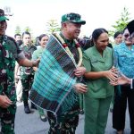 Pangdam I/BB Sambut Kedatangan Kasad dan Ketua Umum Persit KCK di Bandara DTB Silangit.