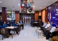 Diskusi dan Ngopi Bareng Kastaff Kepresidenan Bersama Mahasiswa Forum.
