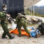 Koops TNI Habema berhasil Evakuasi Jenazah Pilot PT AMA Air, Gelar Operasi Khusus Perebutan Cepat dan SAR Taktis.