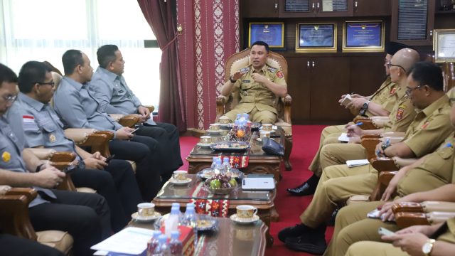 Bupati Parosil Perkuat Sinergi dengan Kanwil Kemenkum Lampung, Dorong Perlindungan Produk Hukum dan Kekayaan Intelektual Daerah.