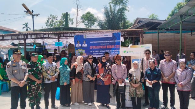 Danramil Sidamanik Hadiri Kunjungan Kerja Pemkab Simalungun, Wujudkan Sinergi TNI dan Pemerintah Hadirkan Pelayanan Langsung untuk Masyarakat.