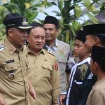 Tinjau TPA Sunan Bonang Pasca Kebakaran, Bupati Parosil Serahkan Bantuan dan Ingatkan Bahaya Korsleting.