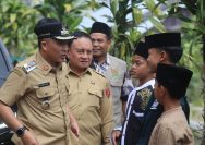 Tinjau TPA Sunan Bonang Pasca Kebakaran, Bupati Parosil Serahkan Bantuan dan Ingatkan Bahaya Korsleting.